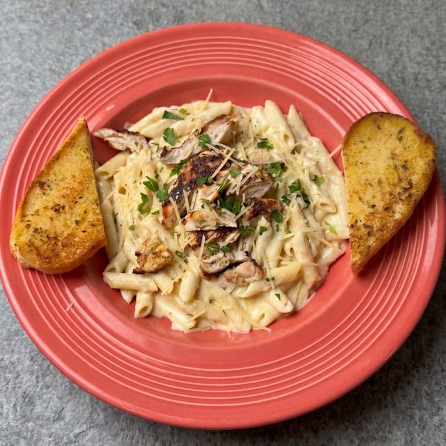 Chicken Alfredo.